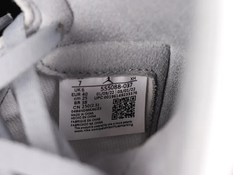 All categories Air Jordan Jordan series basketball shoes Air Jordan 1 High Pure original Air Jordan 1 High OG "Stealth" AJ1 Joe 1 white gray 555088-037